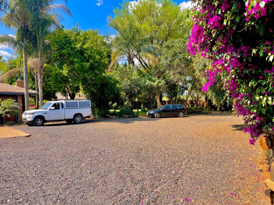 Commercial Property for Sale in Melodie North West